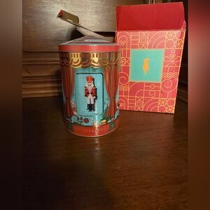 Bonnie & Pop Christmas Nutcracker Soldier New York Music Rotating Empty Tin